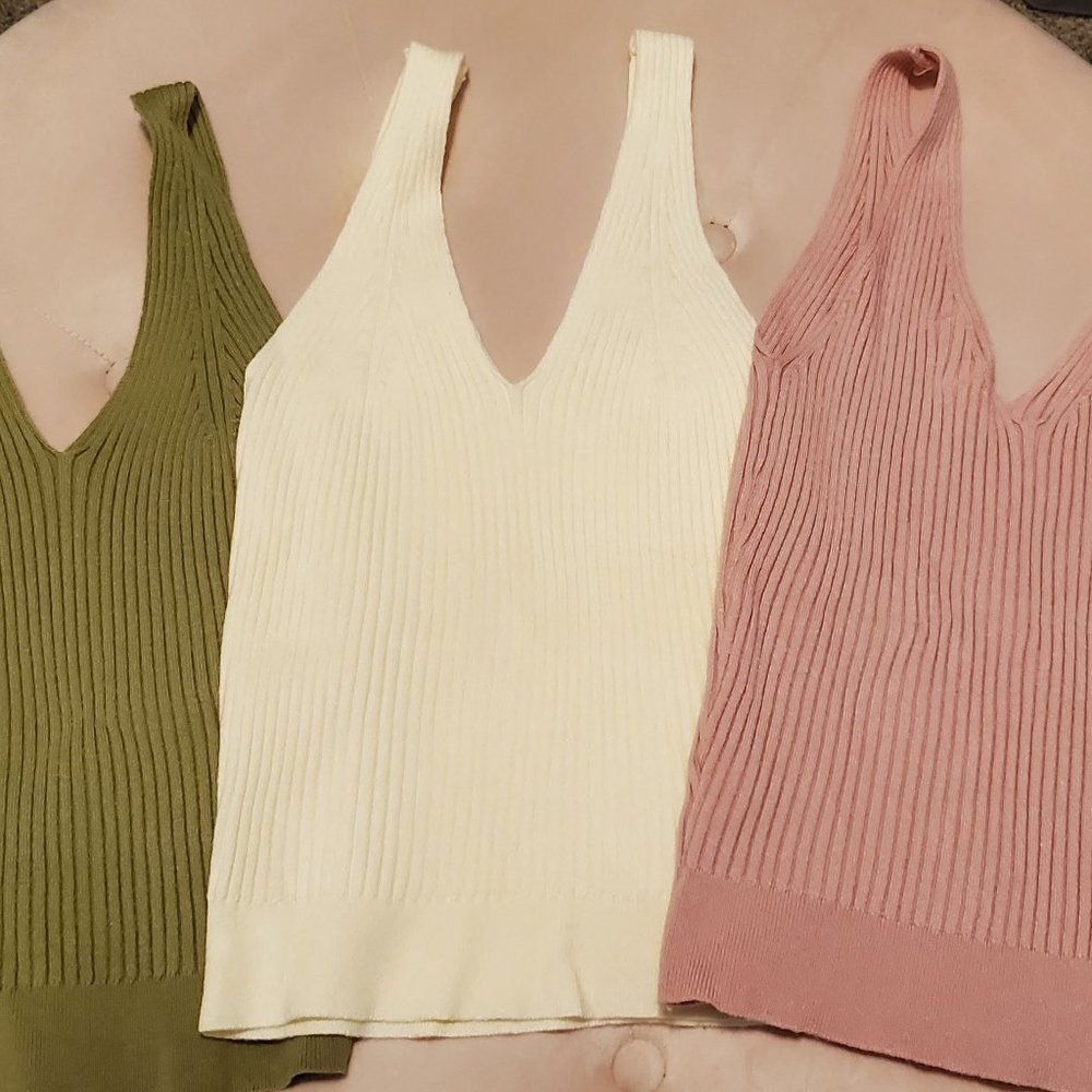 3 Ribbed Tank Tops
